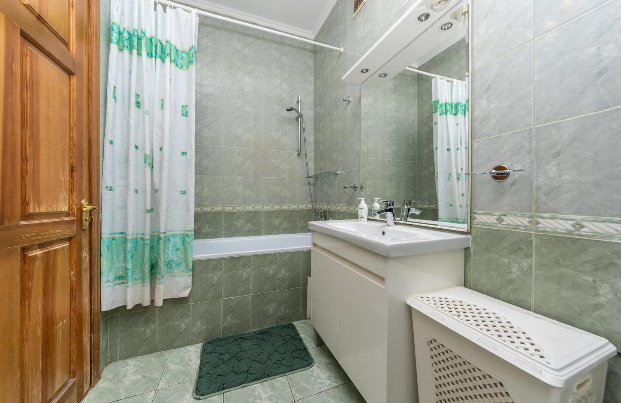видовая на улице крещатик. Apartment *